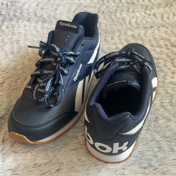 🚩SOLD🚩Reebok sneakers - Picture 8 of 15